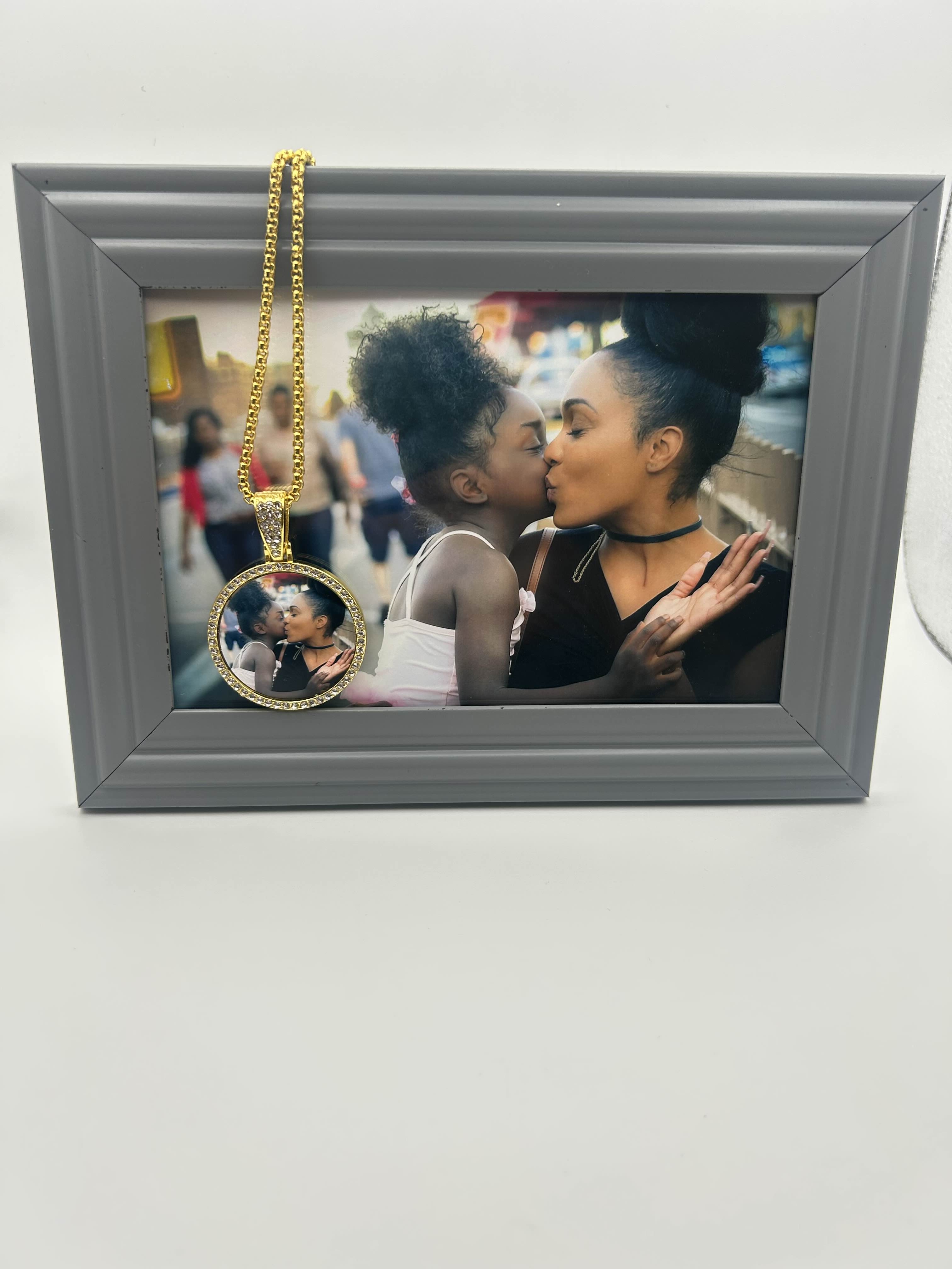 Reunite Jewelry: Meaningful Photo Jewelry for Everyone